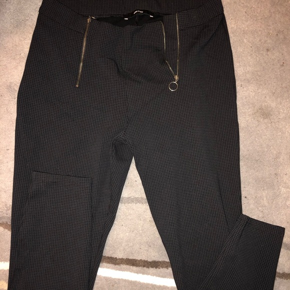 Pants - Picture 2 of 3